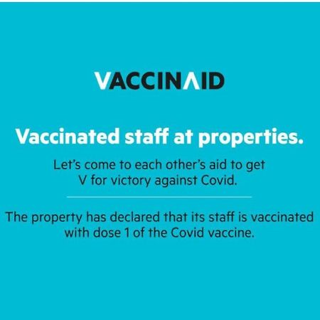 Batam Vaccinated Staff - Oyo 1771 Zeke Hotel מראה חיצוני תמונה