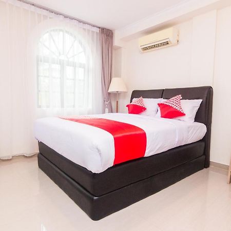 Batam Vaccinated Staff - Oyo 1771 Zeke Hotel מראה חיצוני תמונה