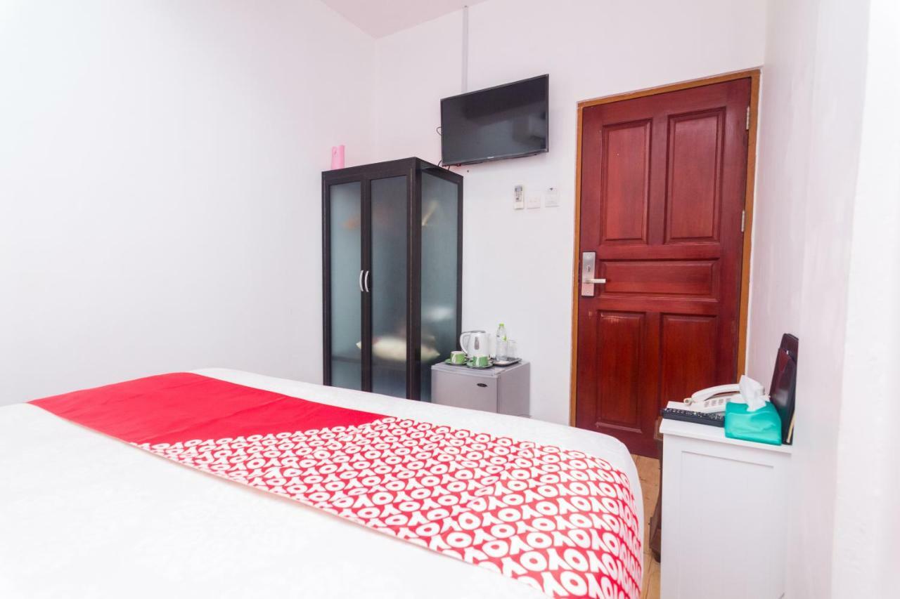 Batam Vaccinated Staff - Oyo 1771 Zeke Hotel מראה חיצוני תמונה