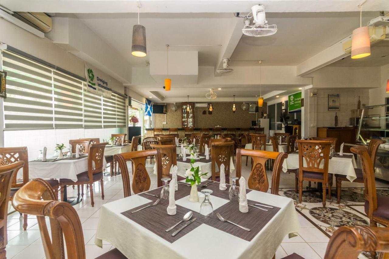 Batam Vaccinated Staff - Oyo 1771 Zeke Hotel מראה חיצוני תמונה