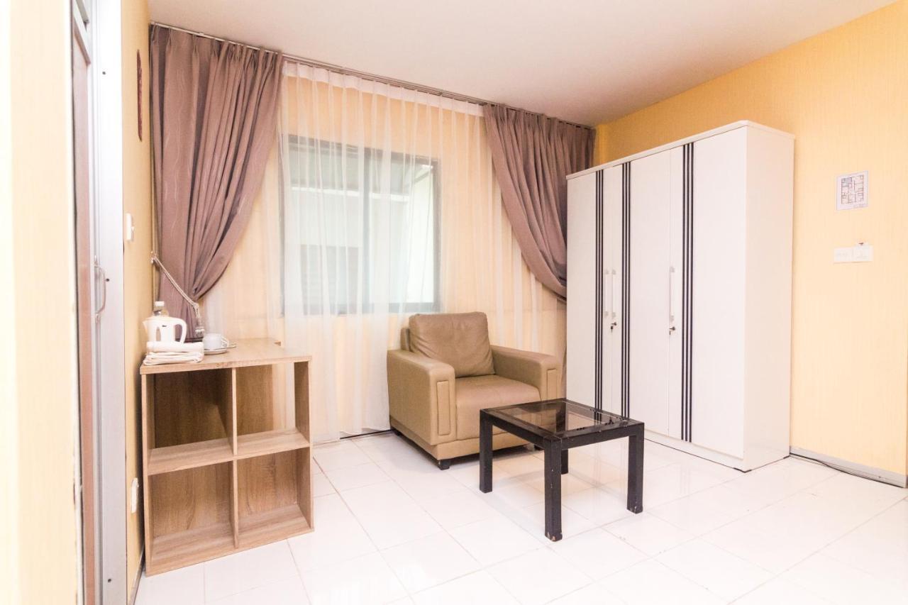 Batam Vaccinated Staff - Oyo 1771 Zeke Hotel מראה חיצוני תמונה